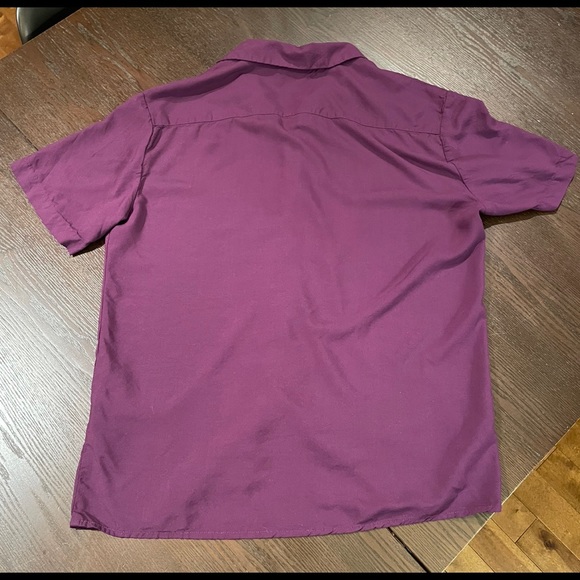 Fashionova purple short sleeve button up shirt size M - Picture 4 of 4